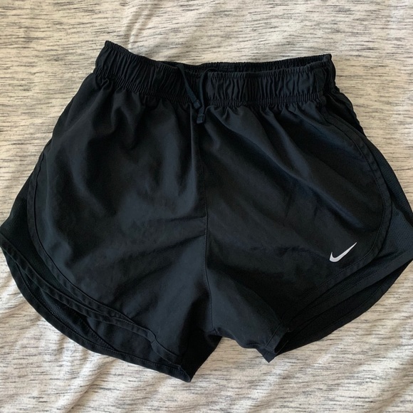 Nike Women’s Tempo Running Shorts - Picture 6 of 10